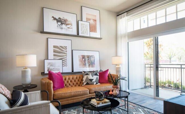 7655 Washington Ave in Houston, TX - Building Photo - Building Photo