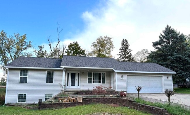 4438 Morningside Dr SE in Kentwood, MI - Building Photo - Building Photo