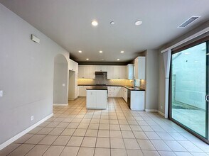 182 Augustine in Irvine, CA - Building Photo - Building Photo