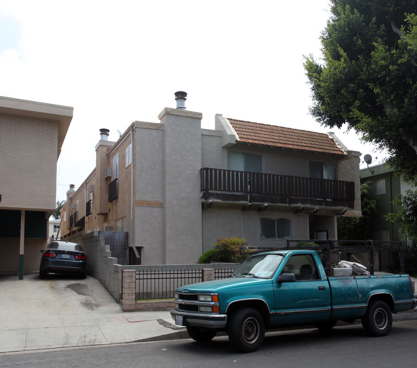 1730 Barry Ave in Los Angeles, CA - Building Photo