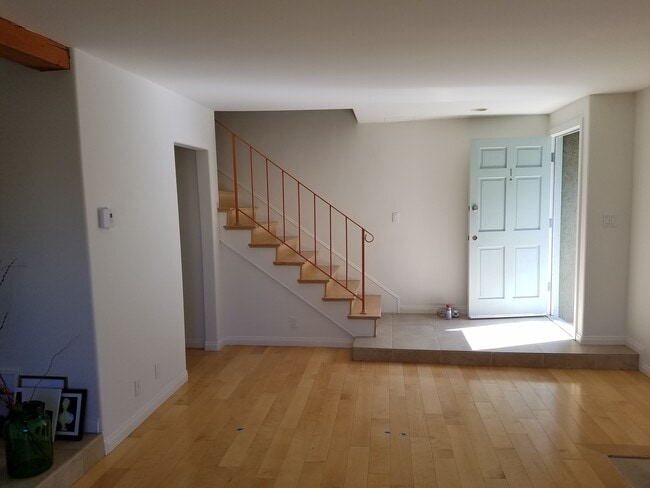 11946 Dorothy St, Unit 1 in Los Angeles, CA - Building Photo - Building Photo
