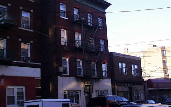 2211 Central Ave in Union City, NJ - Building Photo - Building Photo