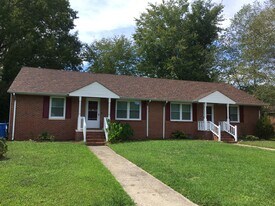 936 Poplar Ave in Chesapeake, VA - Building Photo