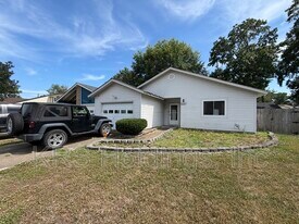 1249 Eaglewood Dr in Virginia Beach, VA - Building Photo