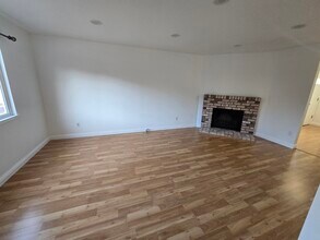 8421 Locust Pl N in Dublin, CA - Building Photo - Building Photo