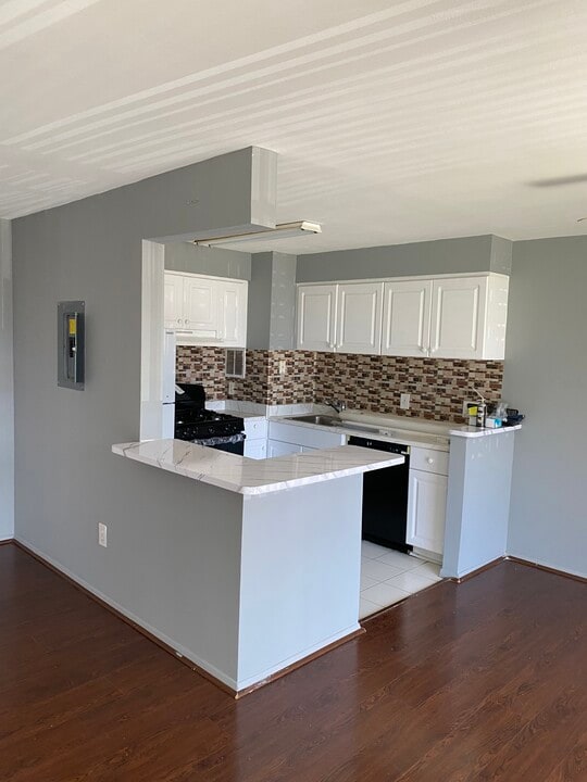 16 S Van Dorn St in Alexandria, VA - Building Photo