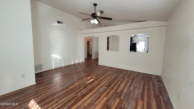 4636 Joseph Rodriguez Dr in El Paso, TX - Building Photo - Building Photo