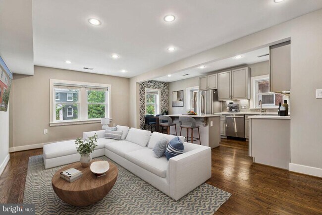 property at 1239 Simms Pl NE