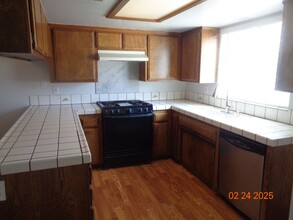 534-536 E Lancaster Blvd in Lancaster, CA - Foto de edificio - Building Photo