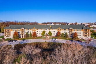 The Lodge in Waukesha, WI - Foto de edificio - Building Photo