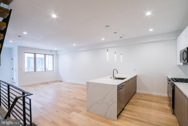 property at 119 Greenwich St