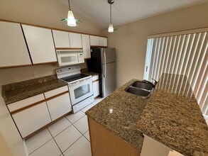 8101 Golden Chickasaw Cir in Orlando, FL - Building Photo - Building Photo