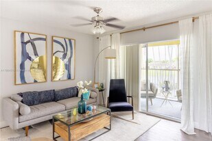 17200 NW 64th Ave in Hialeah, FL - Building Photo