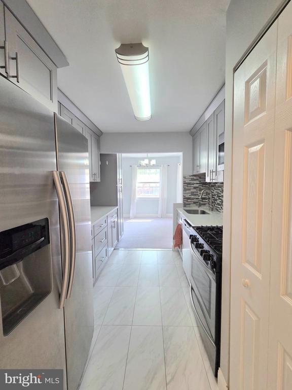 1935 Wilson Ln in McLean, VA - Building Photo - Building Photo