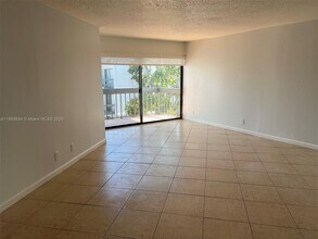 1900 N Congress Ave in West Palm Beach, FL - Building Photo - Building Photo