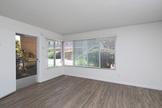 3062 1/2 Ivy St in San Diego, CA - Building Photo - Building Photo