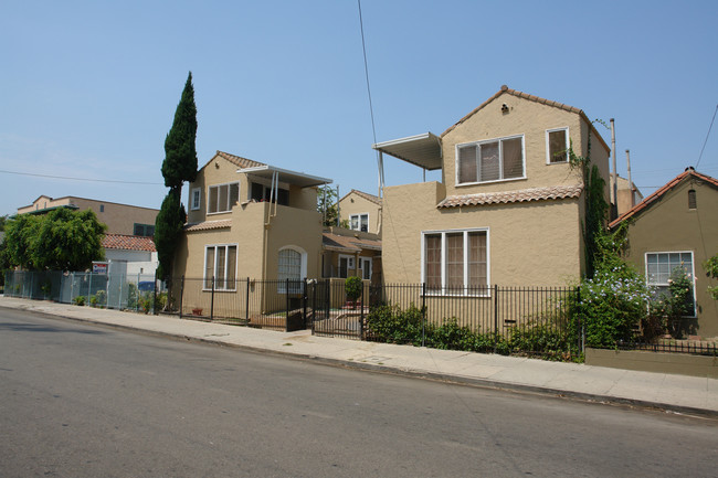 501 S Coronado St in Los Angeles, CA - Building Photo - Building Photo