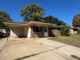 1323 Violet Ave in Bossier City, LA - Building Photo