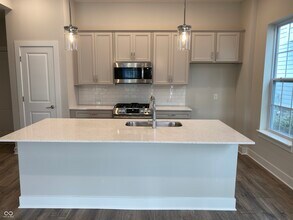 1070 Valentine Ln in Carmel, IN - Building Photo - Building Photo