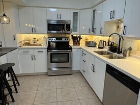 3600 Mystic Pointe Dr in Aventura, FL - Building Photo