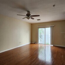 4925 Elizabeth Anne Cir in Tampa, FL - Building Photo - Building Photo