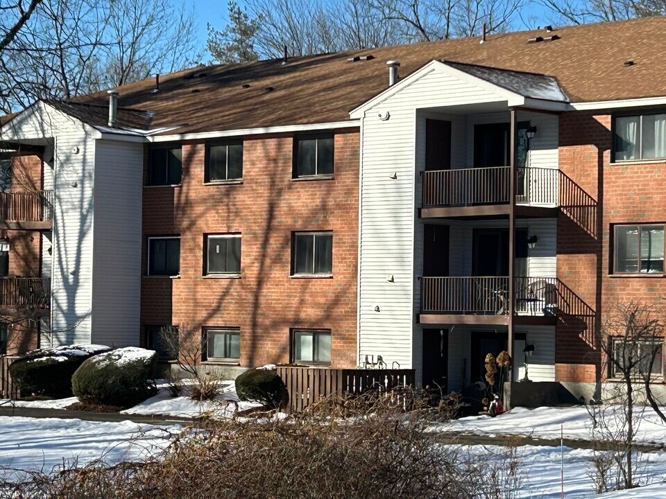 189 Littleton Rd, Unit 66 in Chelmsford, MA - Foto de edificio