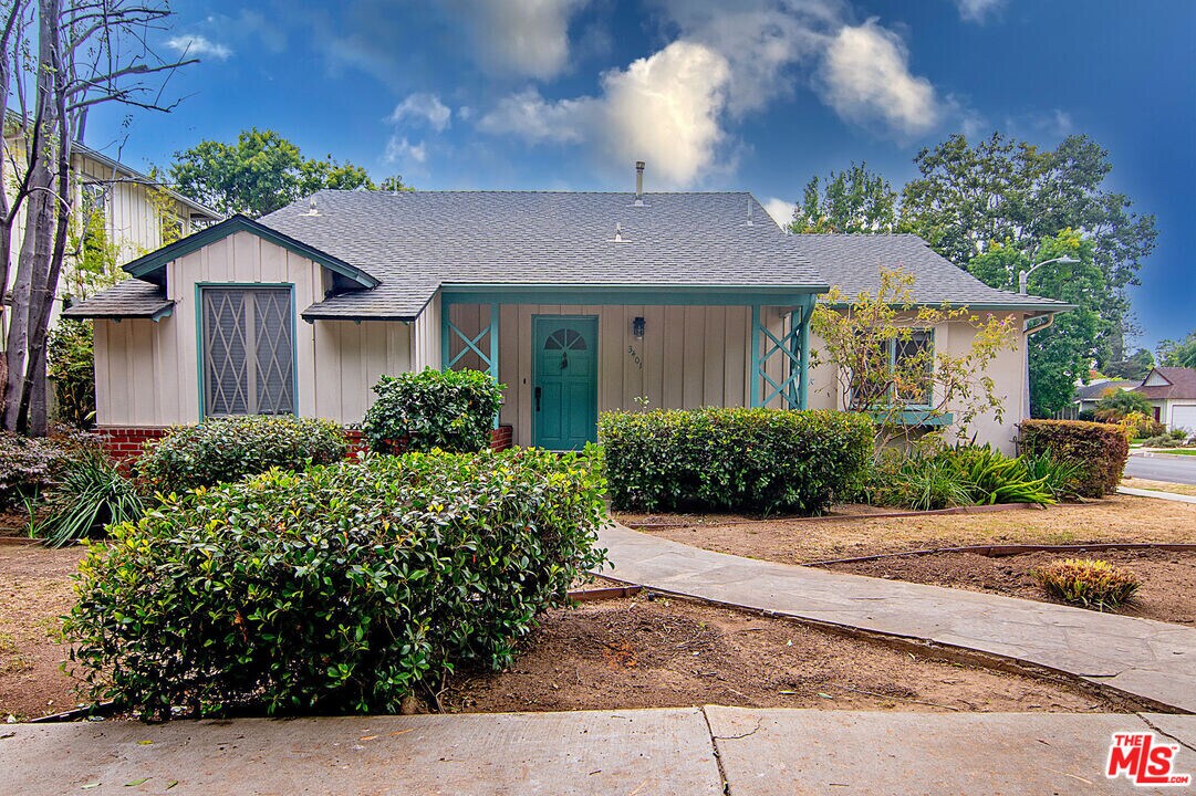 3401 Corinth Ave in Los Angeles, CA - Building Photo