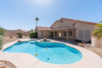 7910 W Adobe Dr in Glendale, AZ - Building Photo - Building Photo