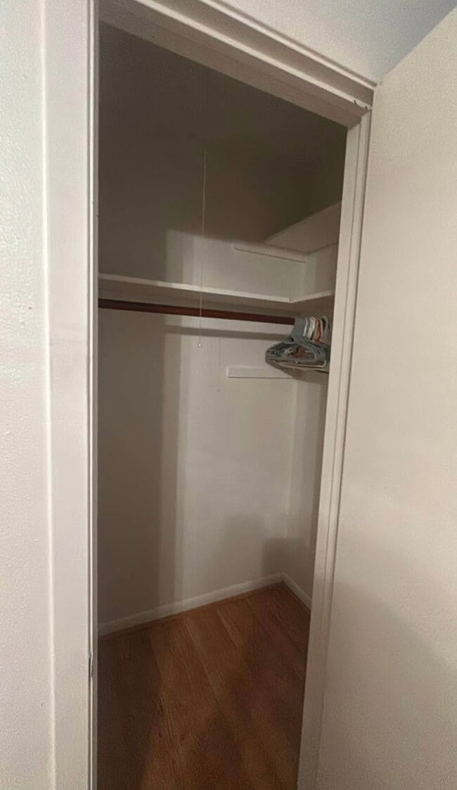 223 Bay Colony Dr, Unit Private room with private in La Porte, TX - Building Photo - Building Photo