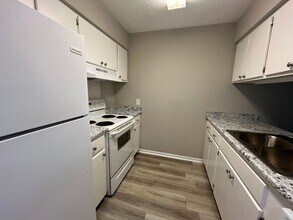 301 E Second St in Springfield, GA - Foto de edificio - Building Photo