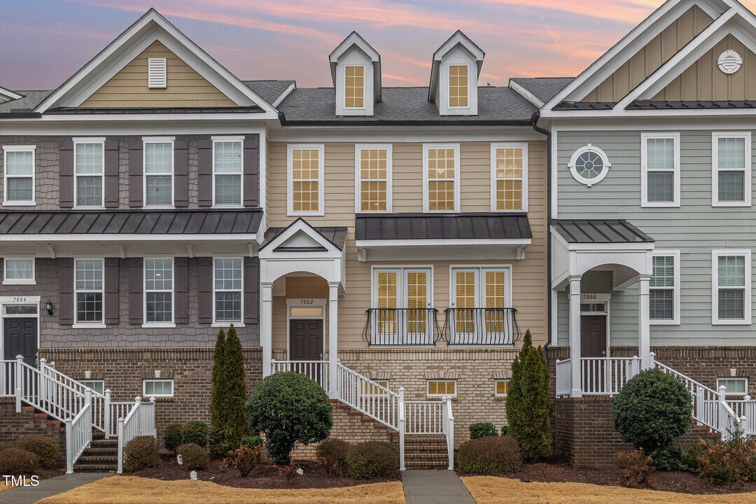 7002 Reedybrook Crossing in Apex, NC - Building Photo