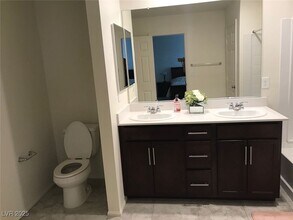 9210 Harbin Ave in Las Vegas, NV - Building Photo - Building Photo