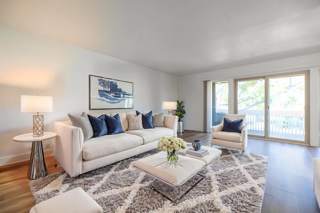 Summerwood Apartments in Santa Clara, CA - Foto de edificio - Building Photo
