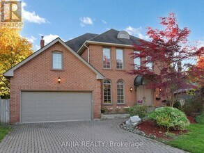 21 Tahoe Ct in Toronto, ON - Building Photo - Building Photo
