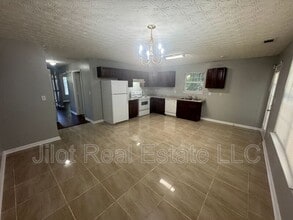 8478 Moultrie Dr in Jonesboro, GA - Building Photo - Building Photo