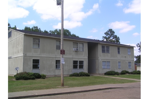 Broadmeadow Apartments in Monticello, MS - Foto de edificio