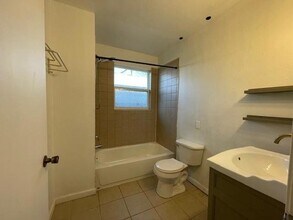 4302 Harmon Ave in Austin, TX - Building Photo - Building Photo