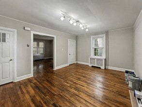 716 E Railroad Ave in Bryn Mawr, PA - Building Photo - Building Photo