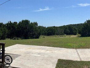 21316 Crestmont in Spicewood, TX - Building Photo - Building Photo