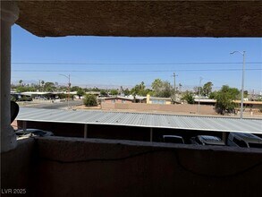 1830 N Pecos Rd in Las Vegas, NV - Building Photo - Building Photo
