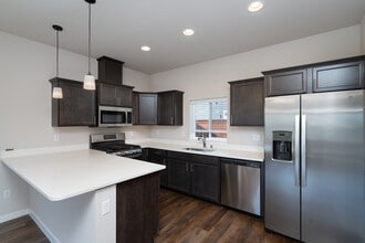 604 F and S Grade Rd in Sedro Woolley, WA - Building Photo - Building Photo