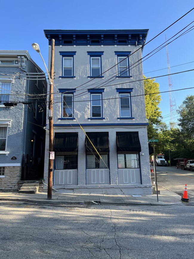 1619      Highland Ave in Cincinnati, OH - Building Photo - Building Photo