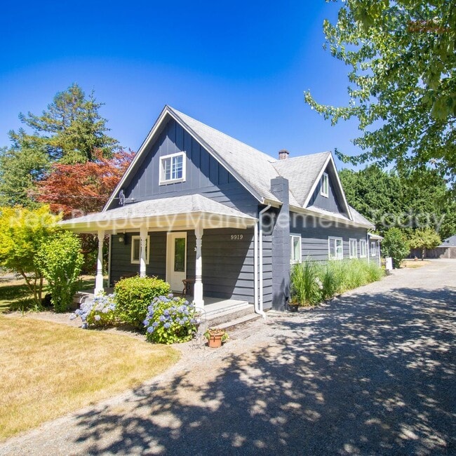 property at 9919 Woodland Ave E