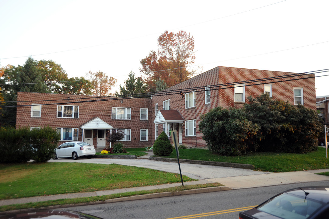 Manoa in Havertown, PA - Building Photo