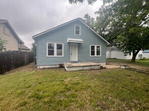 614 S Gordon Ave in Wichita, KS - Building Photo - Building Photo