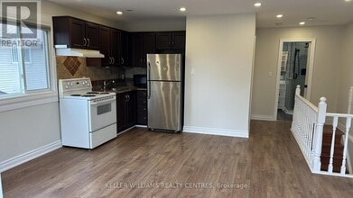 210 Ways Bay Dr in Georgina, ON - Building Photo - Building Photo