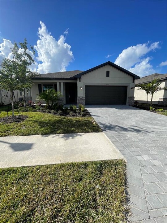 1523 Saddlewood Cir in Port Charlotte, FL - Building Photo