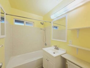 1261-1263 Montana St in Wenatchee, WA - Building Photo - Building Photo