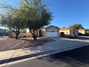 16817 W Cottonwood St in Surprise, AZ - Building Photo - Building Photo