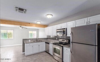 7127 W Vermont Ave in Glendale, AZ - Building Photo - Building Photo